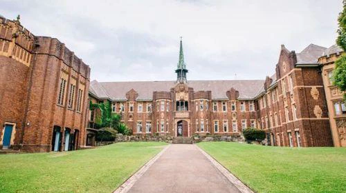悉尼大学